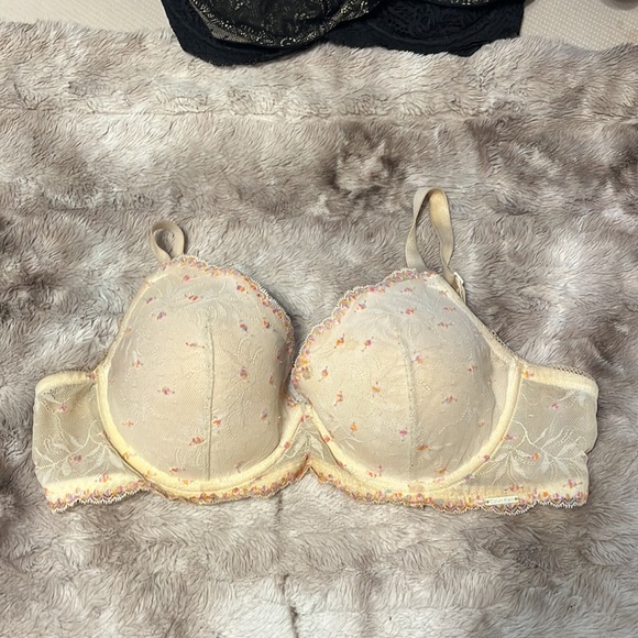 Designer Bra Lot 36DD ππΎββοΈ, Will Same Day Ship β€οΈπ - Picture 5 of 5